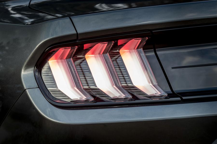 Детали экстерьера Ford Mustang GT Convertible 2017 года  (EU) (фото 33 из 34)